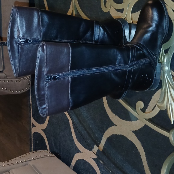 Michael Michael Kors guc boots - Picture 4 of 8